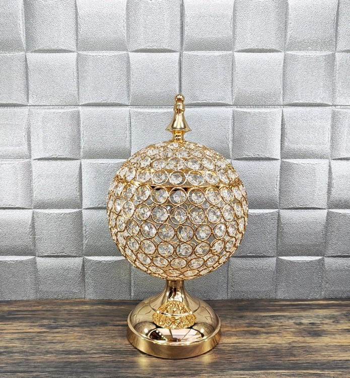 شکلات خوری طلایی