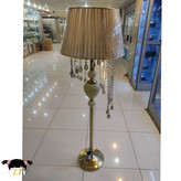 آباژور کنار سالنی طلایی