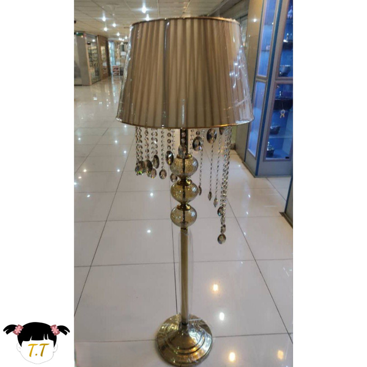 آباژور کنار سالنی