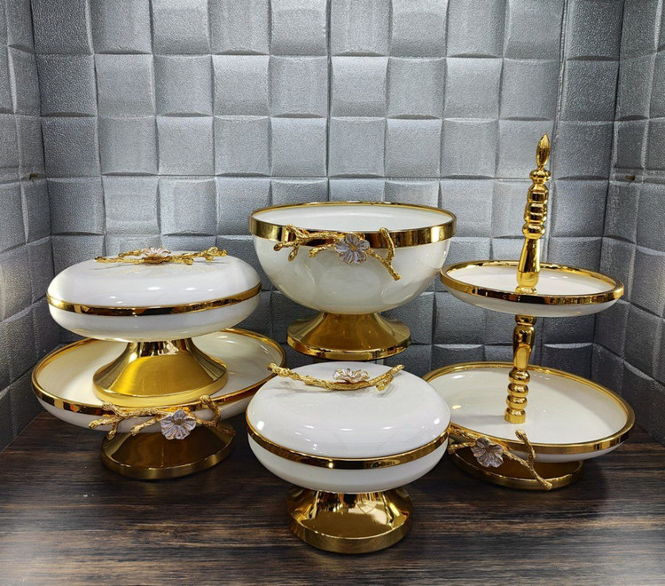 سرویس پذیرایی طلایی