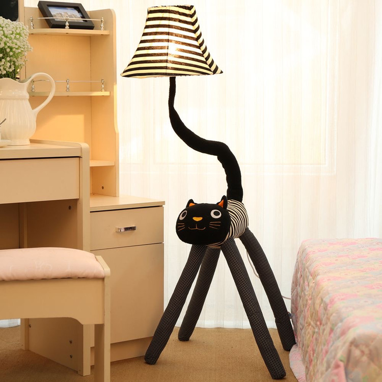 آباژور پارچه ای عروسکی کنار اتاقی کودک طرح گربه کد2214