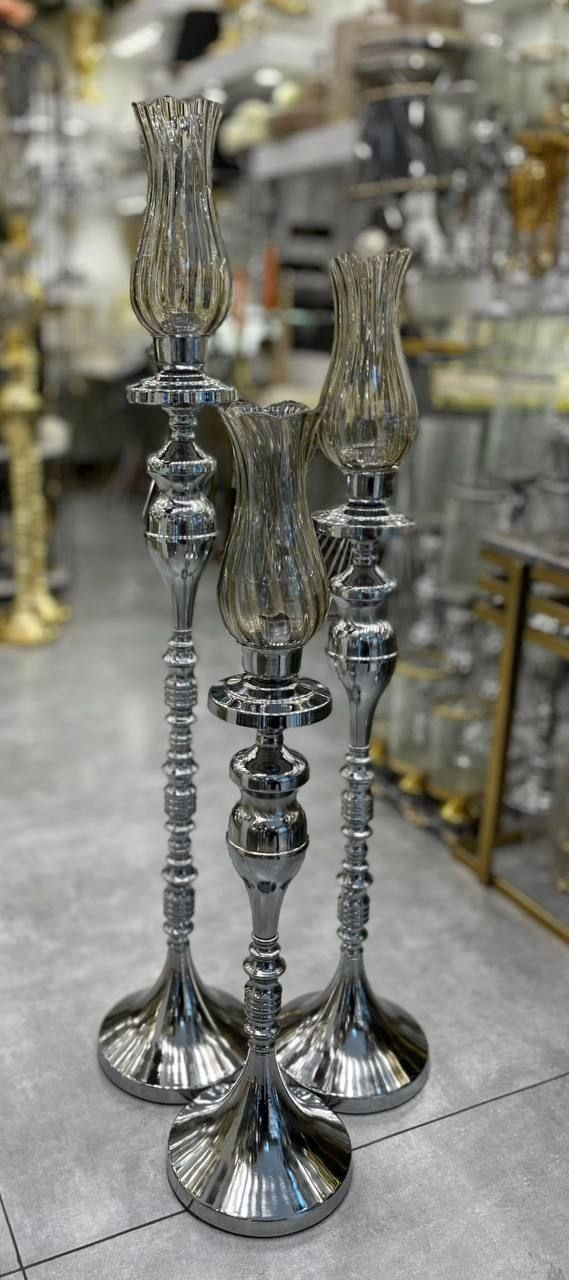 شمعدان کنار سالنی