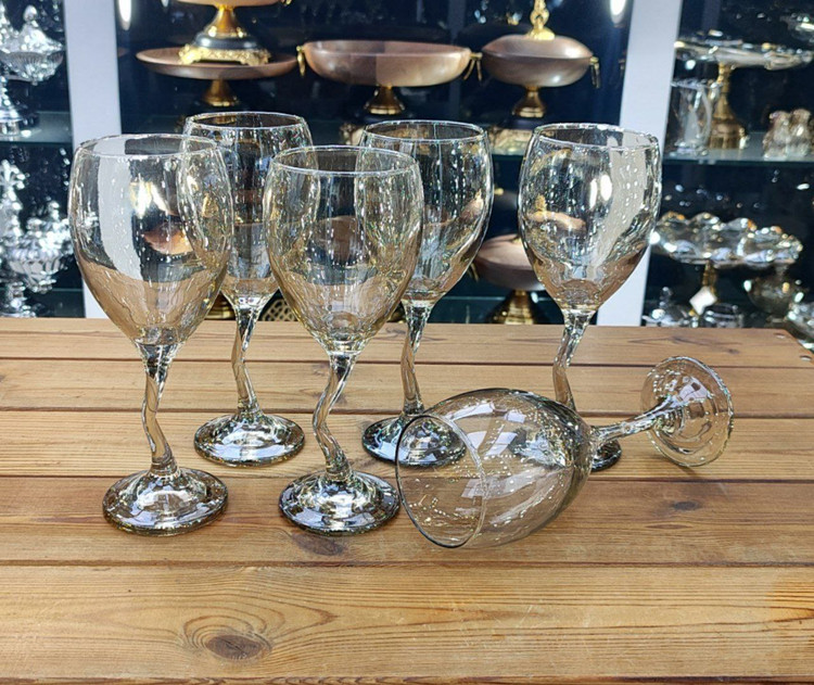 گیلاس خوری پایه دار