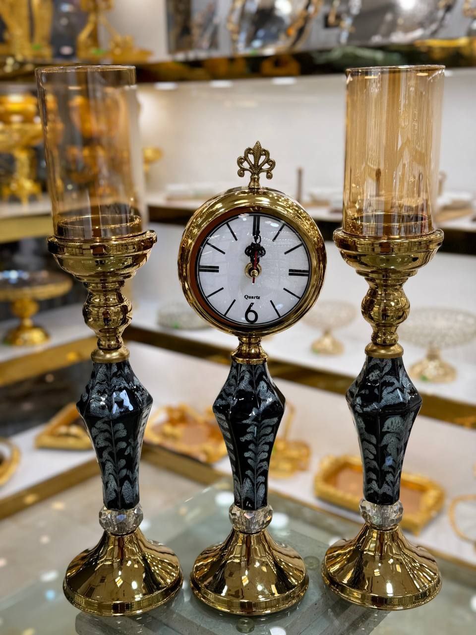 ساعت و شمعدان