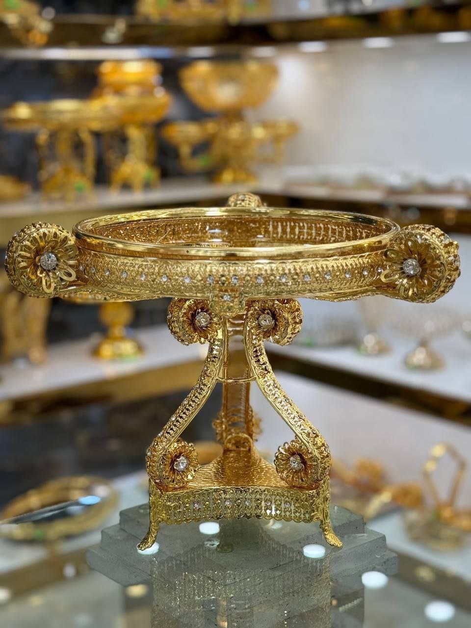 شیرینی خوری پایه دار
