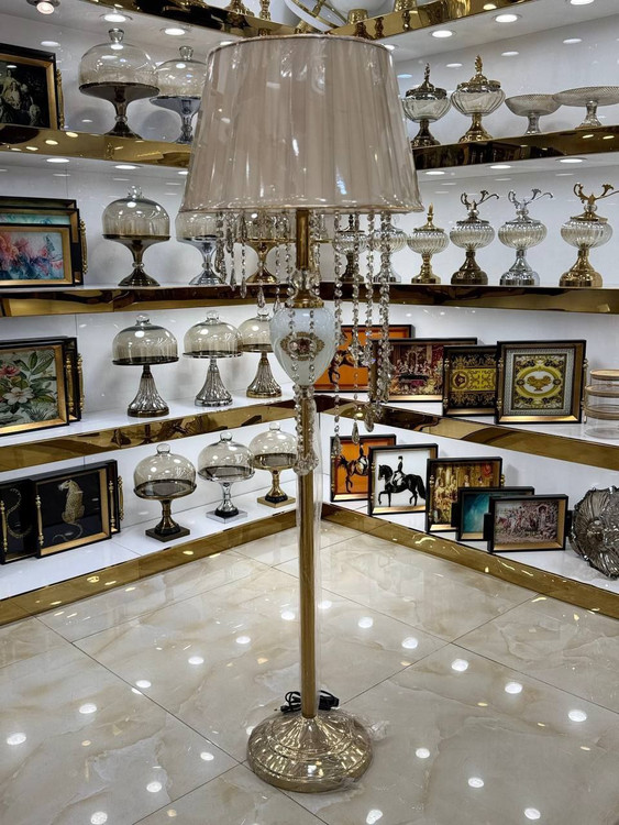 آباژور کنار سالنی