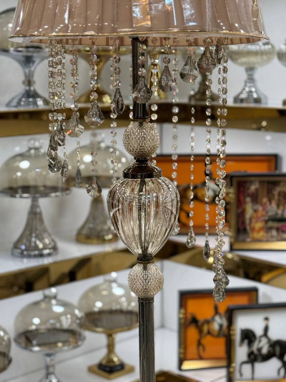 آباژور کنار سالنی