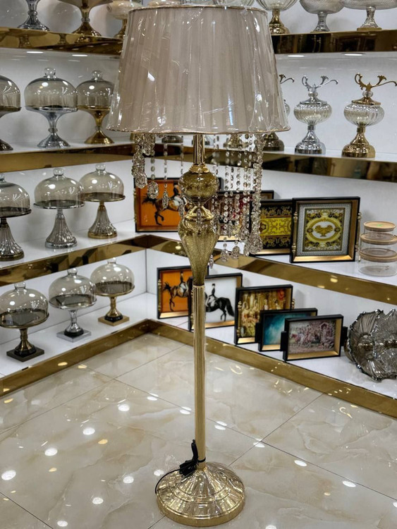 آباژور کنار سالنی