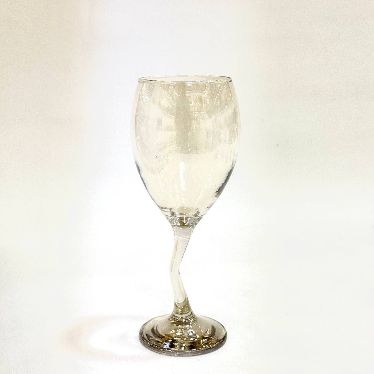 گیلاس خوری پایه دار