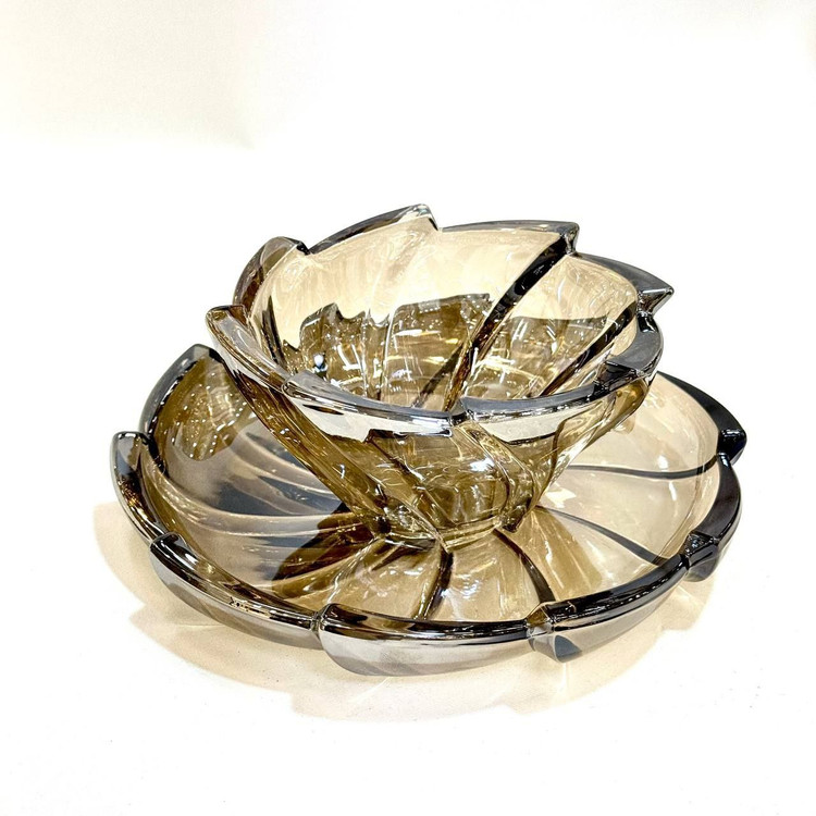 پیاله و پیش دستی